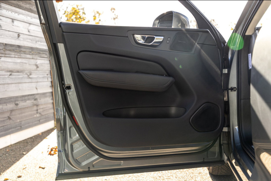 Volvo XC60 2.0 T5 AWD Inscription I Camera I trekhaak I Autopilot I Blits I