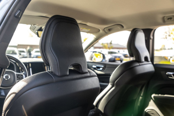 Volvo XC60 2.0 T5 AWD Inscription I Camera I trekhaak I Autopilot I Blits I