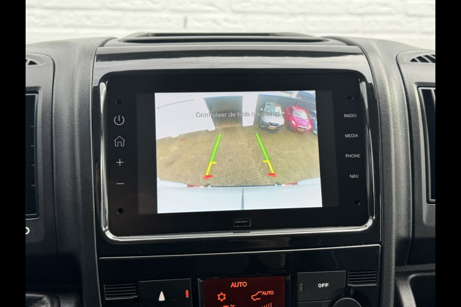 Citroën Jumper 2.2 BlueHDi 140 L2H2 3.5t 6 pers Camera Carplay Trekhaak 3000kg Cruise Navigatie