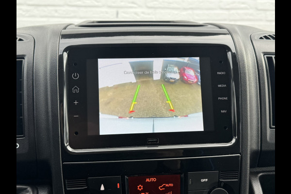 Citroën Jumper 2.2 BlueHDi 140 L2H2 3.5t 6 pers Camera Carplay Trekhaak 3000kg Cruise Navigatie