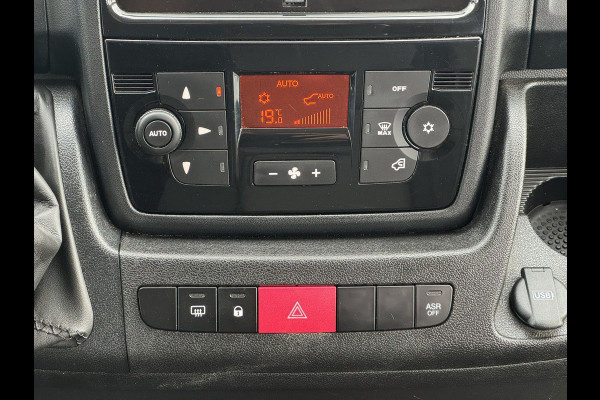 Citroën Jumper 2.2 BlueHDi 140 L2H2 3.5t 6 pers Camera Carplay Trekhaak 3000kg Cruise Navigatie