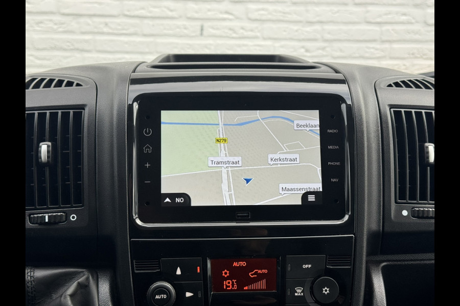 Citroën Jumper 2.2 BlueHDi 140 L2H2 3.5t 6 pers Camera Carplay Trekhaak 3000kg Cruise Navigatie