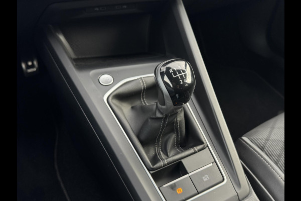 Volkswagen Golf 1.5 TSI R-Line Business+ NL-AUTO | CARPLAY | CAMERA