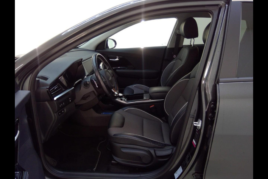 Kia e-Niro Edition 64 kWh | SOH 99,7% | Warmtepomp | Navigatie | VERWACHT! |