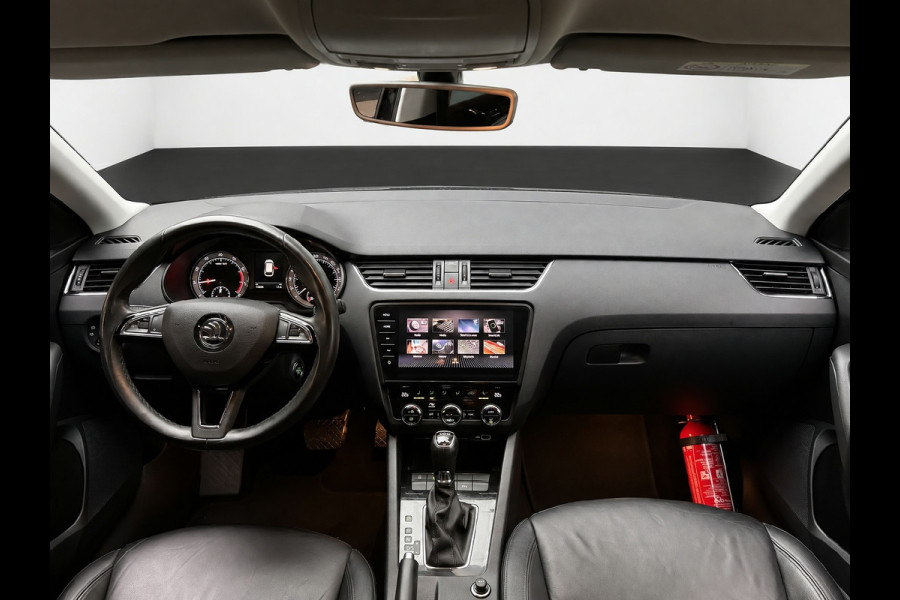 Škoda Octavia Combi 1.5 TSI 150PK DSG GREENTECH BUSINESS PLUS EDITION TREKHAAK/CAMERA/CARPLAY/LEDER