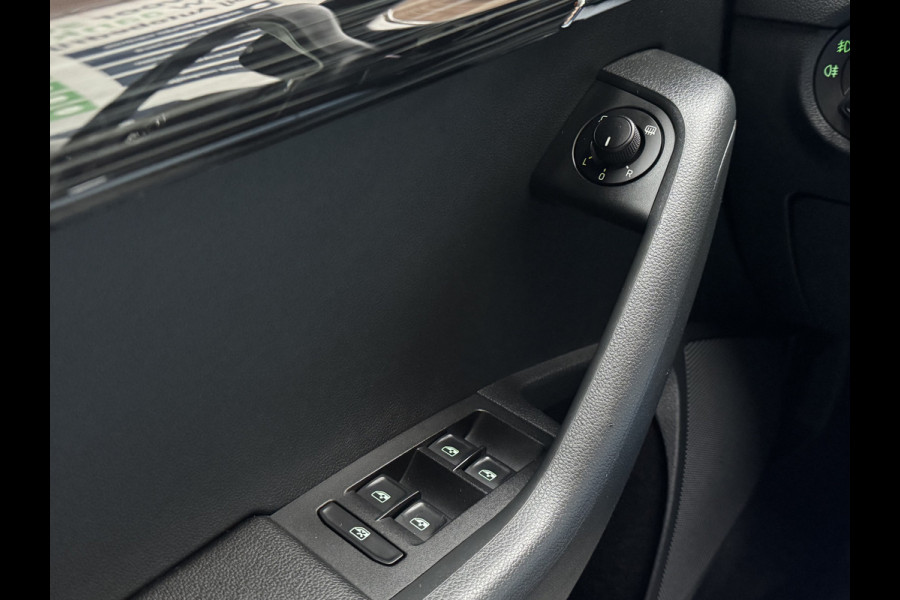 Škoda Octavia Combi 1.5 TSI 150PK DSG GREENTECH BUSINESS PLUS EDITION TREKHAAK/CAMERA/CARPLAY/LEDER