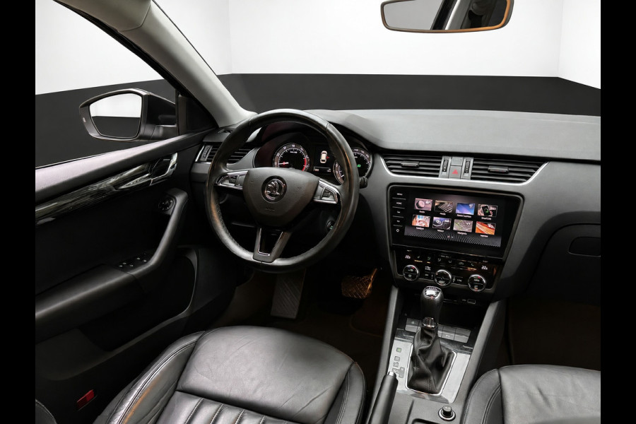 Škoda Octavia Combi 1.5 TSI 150PK DSG GREENTECH BUSINESS PLUS EDITION TREKHAAK/CAMERA/CARPLAY/LEDER