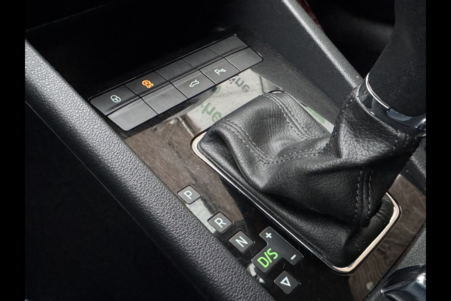 Škoda Octavia Combi 1.5 TSI 150PK DSG GREENTECH BUSINESS PLUS EDITION TREKHAAK/CAMERA/CARPLAY/LEDER