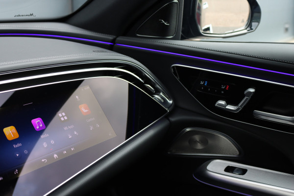 Mercedes-Benz E-Klasse Estate 220 d AMG Line | Hyperscreen | Distronic | Trekhaak | HUD | Panoramadak | Surround Camera | Digital Light | Keyless Go | Verwarmd Stuurwiel |