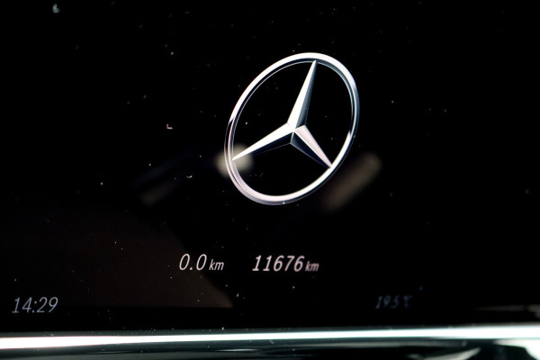 Mercedes-Benz E-Klasse Estate 220 d AMG Line | Hyperscreen | Distronic | Trekhaak | HUD | Panoramadak | Surround Camera | Digital Light | Keyless Go | Verwarmd Stuurwiel |