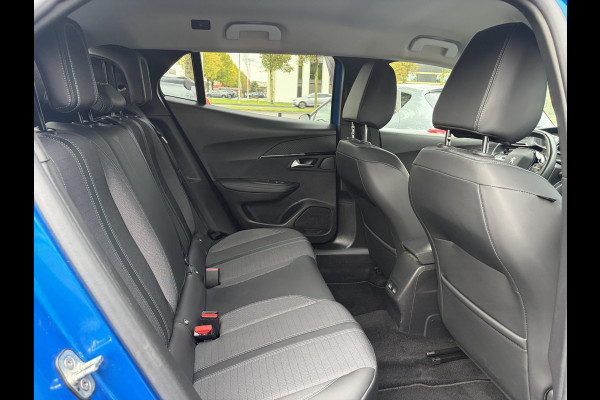Peugeot 2008 1.2 PureTech Blue Lease Allure ✓2e Eigenaar✓360° Camera✓Draadloze telefoonlader✓Carplay✓6 bak✓Halfleder✓Navi✓Clima✓Cruise✓17'' Lmv✓Rijstrooksensor✓102pk✓Dealer onderhouden✓N.A.P✓Apk tot 04-2027