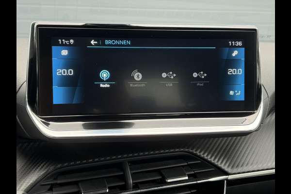 Peugeot 2008 1.2 PureTech Blue Lease Allure ✓2e Eigenaar✓360° Camera✓Draadloze telefoonlader✓Carplay✓6 bak✓Halfleder✓Navi✓Clima✓Cruise✓17'' Lmv✓Rijstrooksensor✓102pk✓Dealer onderhouden✓N.A.P✓Apk tot 04-2027