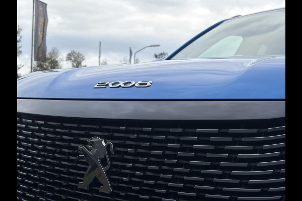 Peugeot 2008 1.2 PureTech Blue Lease Allure ✓2e Eigenaar✓360° Camera✓Draadloze telefoonlader✓Carplay✓6 bak✓Halfleder✓Navi✓Clima✓Cruise✓17'' Lmv✓Rijstrooksensor✓102pk✓Dealer onderhouden✓N.A.P✓Apk tot 04-2027