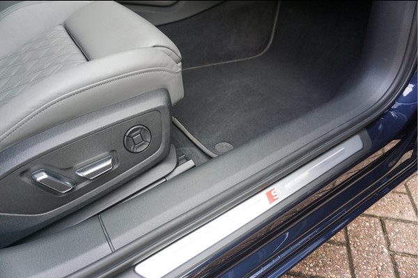 Audi A6 Avant 55 TFSI e quattro Pro Line S Competition Aut7 Black Optic Pano | 360 | Trekhaak | B&O | Adaptive + Lane | 20inch | HUD | Softclose |