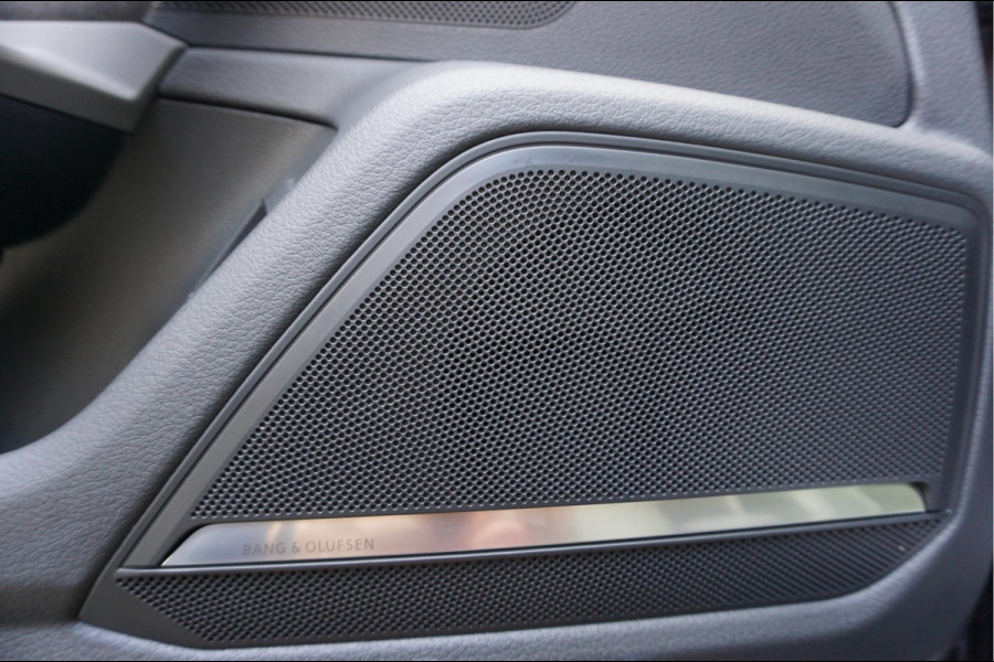 Audi A6 Avant 55 TFSI e quattro Pro Line S Competition Aut7 Black Optic Pano | 360 | Trekhaak | B&O | Adaptive + Lane | 20inch | HUD | Softclose |