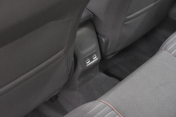 Peugeot e-208 EV Active Pack 50 kWh | 96,8% SOH | Navigatie | Parkeersensoren | Stoelverwarming