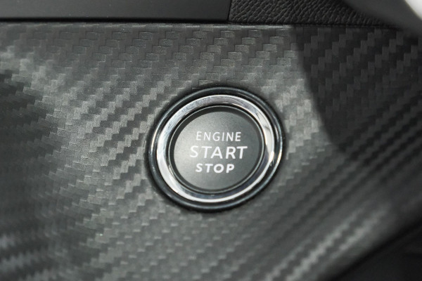 Peugeot e-208 EV Active Pack 50 kWh | 96,8% SOH | Navigatie | Parkeersensoren | Stoelverwarming