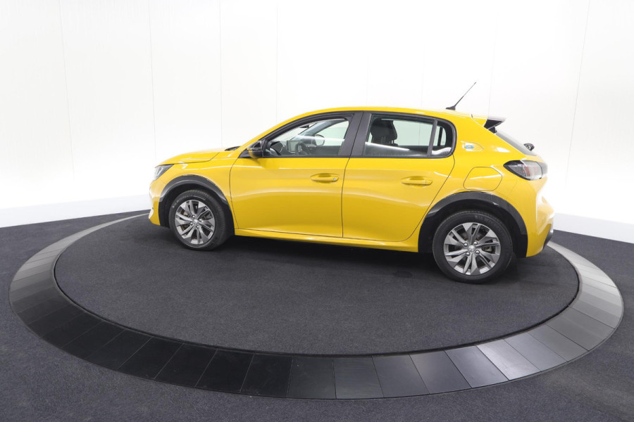 Peugeot e-208 EV Active Pack 50 kWh | 96,8% SOH | Navigatie | Parkeersensoren | Stoelverwarming