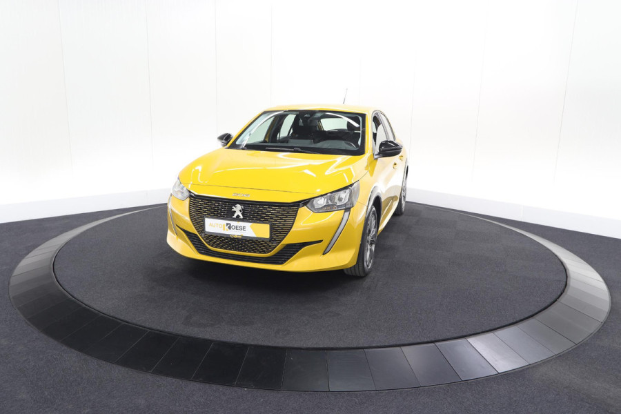 Peugeot e-208 EV Active Pack 50 kWh | 96,8% SOH | Navigatie | Parkeersensoren | Stoelverwarming