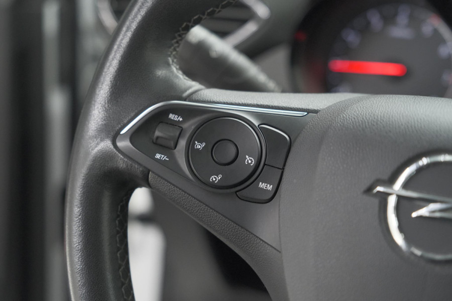 Opel Crossland Turbo 110 GS Line | Trekhaak | Camera | Apple Carplay | Navigatie | Parkeersensoren voor + Achter