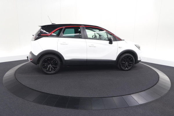 Opel Crossland Turbo 110 GS Line | Trekhaak | Camera | Apple Carplay | Navigatie | Parkeersensoren voor + Achter