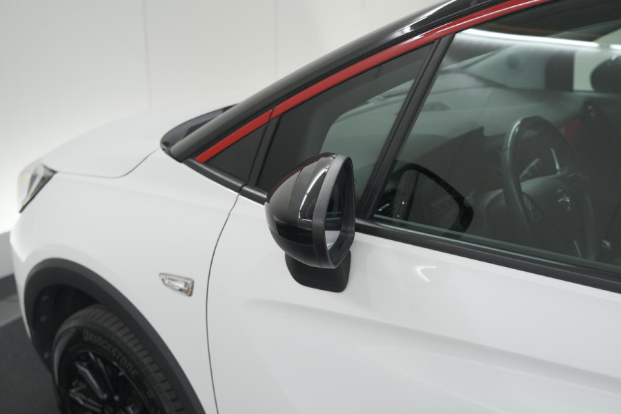 Opel Crossland Turbo 110 GS Line | Trekhaak | Camera | Apple Carplay | Navigatie | Parkeersensoren voor + Achter