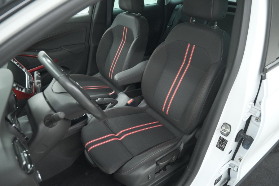 Opel Crossland Turbo 110 GS Line | Trekhaak | Camera | Apple Carplay | Navigatie | Parkeersensoren voor + Achter