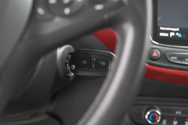 Opel Crossland Turbo 110 GS Line | Trekhaak | Camera | Apple Carplay | Navigatie | Parkeersensoren voor + Achter