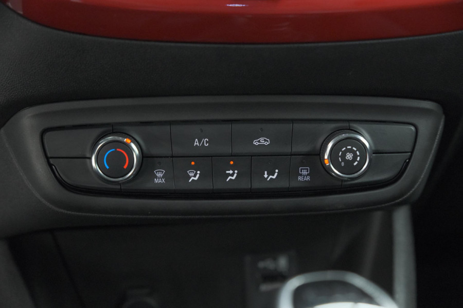 Opel Crossland Turbo 110 GS Line | Trekhaak | Camera | Apple Carplay | Navigatie | Parkeersensoren voor + Achter