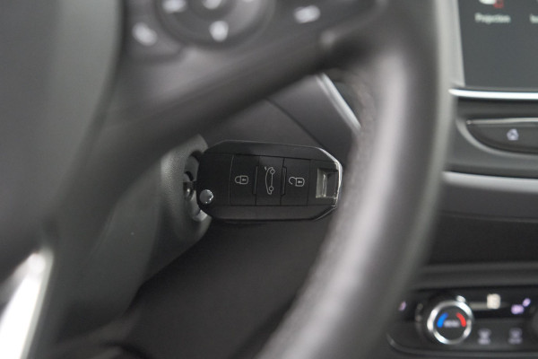 Opel Crossland X 1.2 Edition 82 | Trekhaak Afneembaar | Parkeersensoren | Apple Carplay | Stoelverwarming