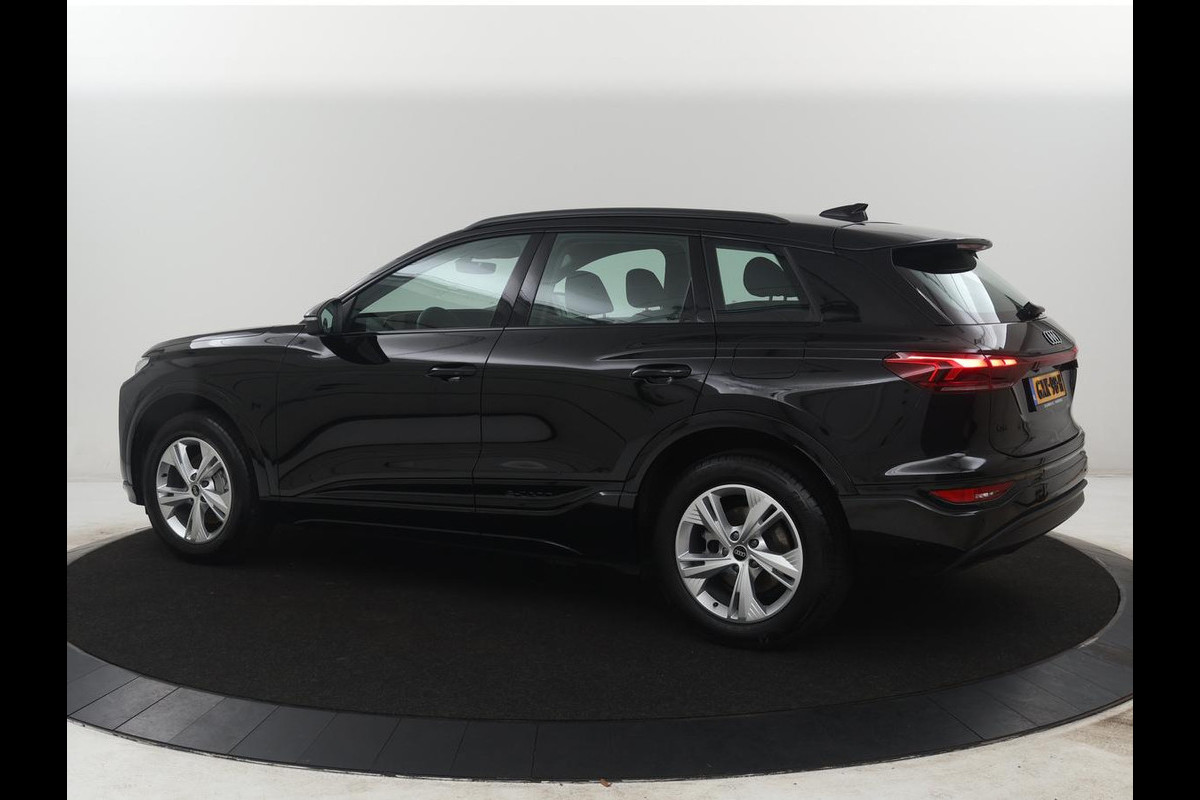 Audi Q6 e-tron edition performance 100 kWh | SOH 95.5% | Cruise control | Stoelverwarming | Carplay | Park assist | Climate control | Navigatie | Elektrische kofferbak | 19" velgen