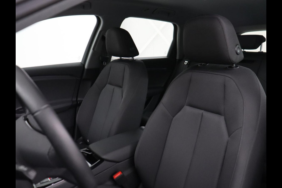 Audi Q6 e-tron edition performance 100 kWh | SOH 95.5% | Cruise control | Stoelverwarming | Carplay | Park assist | Climate control | Navigatie | Elektrische kofferbak | 19" velgen