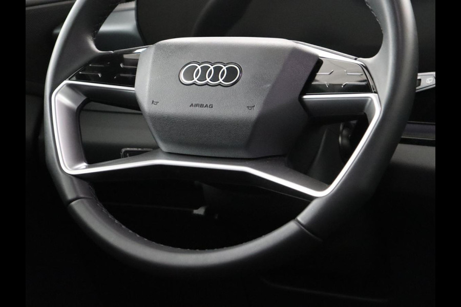 Audi Q6 e-tron edition performance 100 kWh | SOH 95.5% | Cruise control | Stoelverwarming | Carplay | Park assist | Climate control | Navigatie | Elektrische kofferbak | 19" velgen