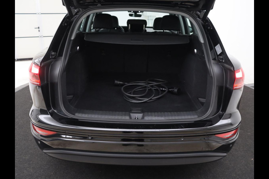 Audi Q6 e-tron edition performance 100 kWh | SOH 95.5% | Cruise control | Stoelverwarming | Carplay | Park assist | Climate control | Navigatie | Elektrische kofferbak | 19" velgen