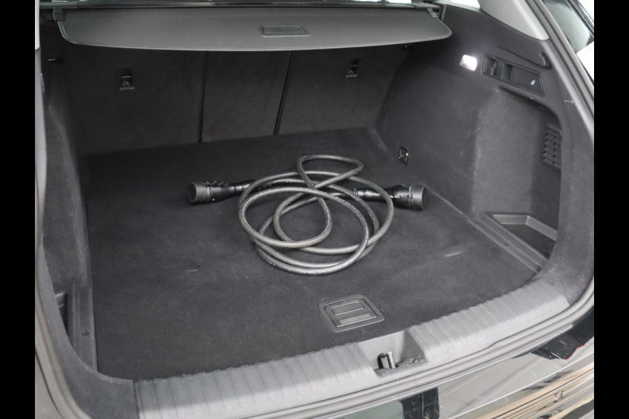 Audi Q6 e-tron edition performance 100 kWh | SOH 95.5% | Cruise control | Stoelverwarming | Carplay | Park assist | Climate control | Navigatie | Elektrische kofferbak | 19" velgen