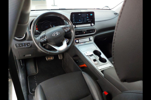Hyundai Kona EV Fashion 64 kWh | SOH 99,9 % | Warmtepomp | Navigatie | VERWACHT! |
