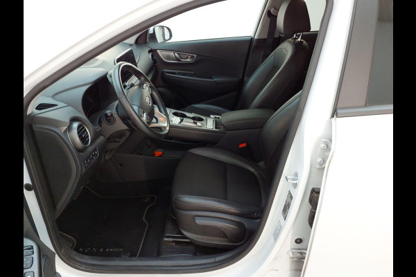 Hyundai Kona EV Fashion 64 kWh | SOH 99,9 % | Warmtepomp | Navigatie | VERWACHT! |