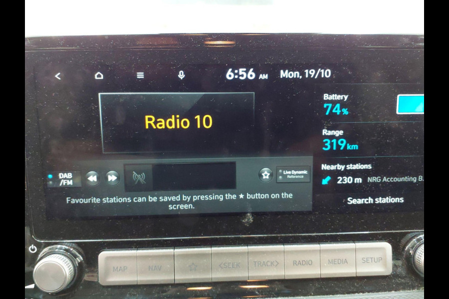 Hyundai Kona EV Fashion 64 kWh | SOH 99,9 % | Warmtepomp | Navigatie | VERWACHT! |