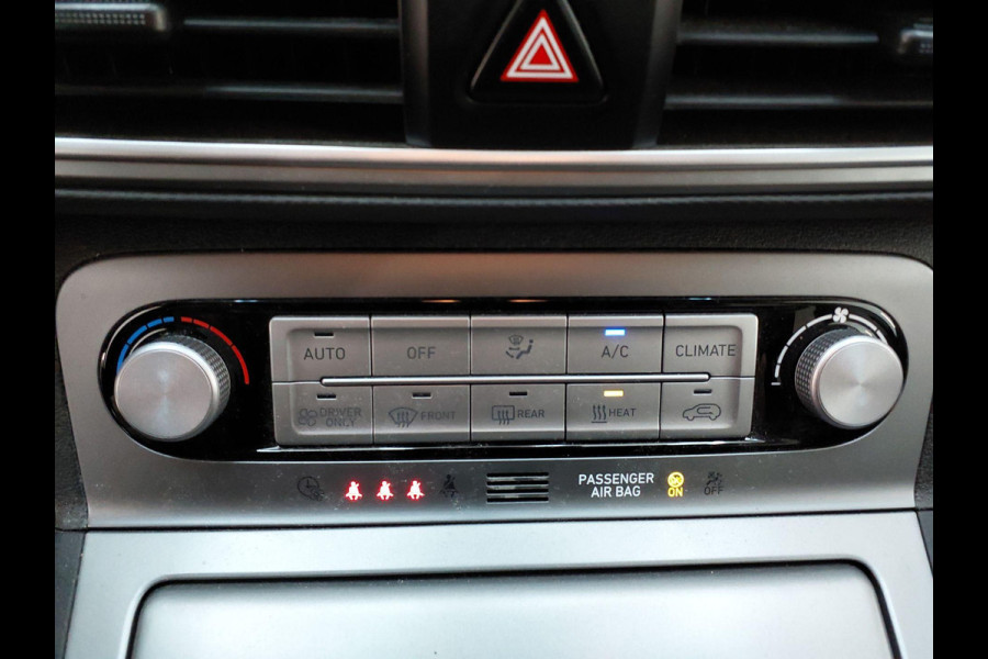 Hyundai Kona EV Fashion 64 kWh | SOH 99,9 % | Warmtepomp | Navigatie | VERWACHT! |