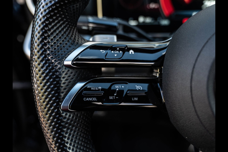 Mercedes-Benz C-Klasse 180 AMG Pano/Camera/Keyless/Sfeer/Blindspot