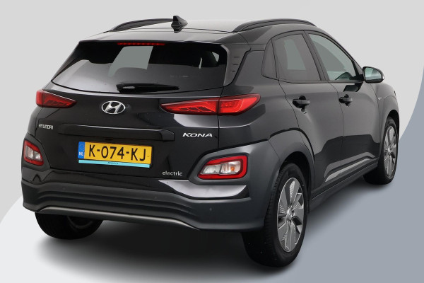 Hyundai Kona EV Premium 64 kWh | SOH 100 % | Lederen Interieur | Warmtepomp | Navigatie | VERWACHT! |