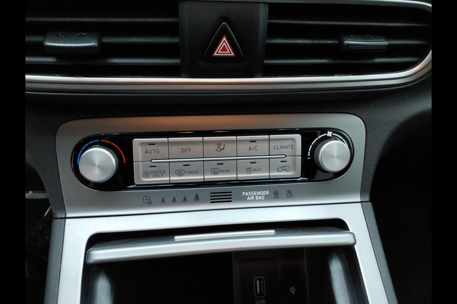 Hyundai Kona EV Premium 64 kWh | SOH 100 % | Lederen Interieur | Warmtepomp | Navigatie | VERWACHT! |