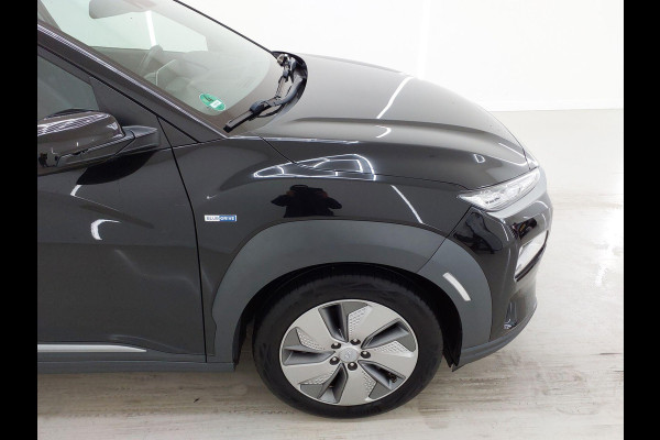 Hyundai Kona EV Premium 64 kWh | SOH 100 % | Lederen Interieur | Warmtepomp | Navigatie | VERWACHT! |