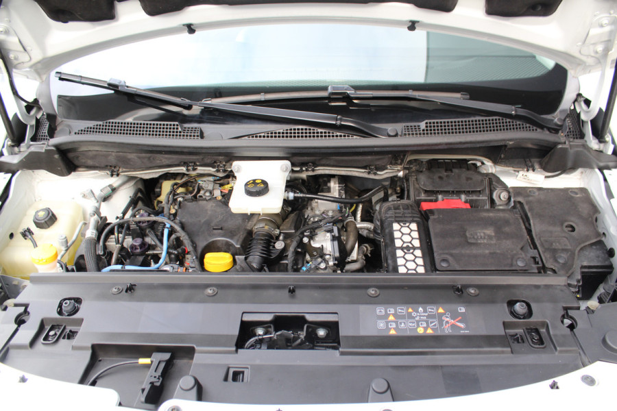 Mercedes-Benz Citan 110-95pk CDI L1 Pro. Dames en heren ondernemers: zeer nette Mercedes Citan, een praktische bedrijfswagen die u nog jaren tot dienst kan zijn. Airco, navigatie, telefoonvoorb., trekhaak, schuifdeur rechts etc.