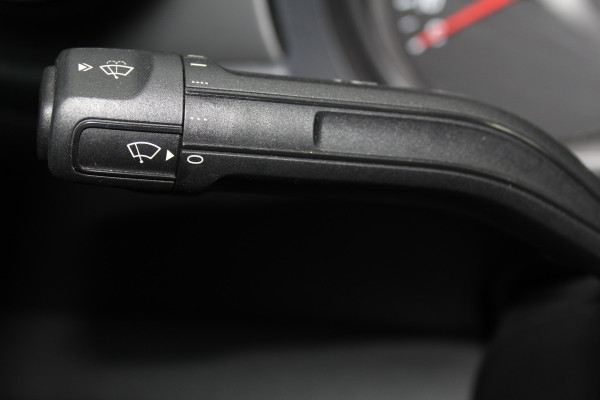 Mercedes-Benz Citan 110-95pk CDI L1 Pro. Dames en heren ondernemers: zeer nette Mercedes Citan, een praktische bedrijfswagen die u nog jaren tot dienst kan zijn. Airco, navigatie, telefoonvoorb., trekhaak, schuifdeur rechts etc.