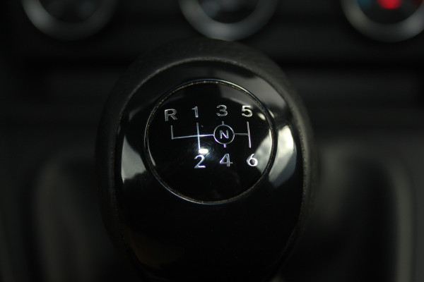 Mercedes-Benz Citan 110-95pk CDI L1 Pro. Dames en heren ondernemers: zeer nette Mercedes Citan, een praktische bedrijfswagen die u nog jaren tot dienst kan zijn. Airco, navigatie, telefoonvoorb., trekhaak, schuifdeur rechts etc.