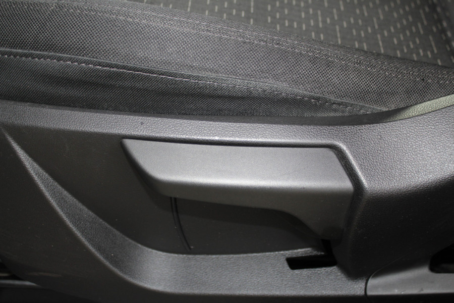 Mercedes-Benz Citan 110-95pk CDI L1 Pro. Dames en heren ondernemers: zeer nette Mercedes Citan, een praktische bedrijfswagen die u nog jaren tot dienst kan zijn. Airco, navigatie, telefoonvoorb., trekhaak, schuifdeur rechts etc.