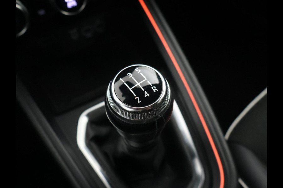 Renault Clio 1.0 TCe INTENS + GROOT SCHERM NAVIGATIE | CAMERA | SFEERVERLICHTING | APPLE CARPLAY | LED