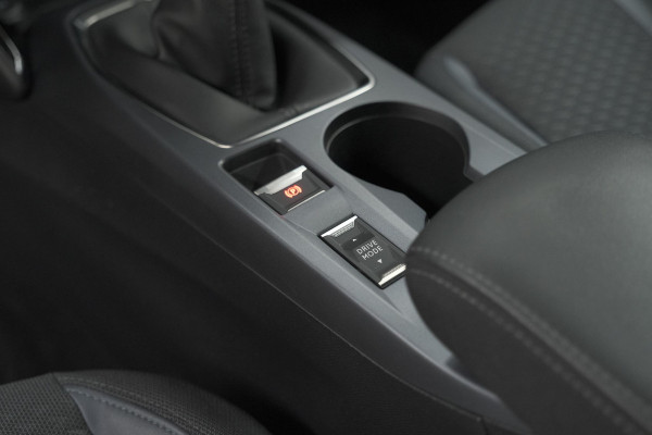Peugeot 2008 PureTech 130 Allure | Camera | Stoelverwarming | Apple Carplay | Parkeersensoren voor + Achter
