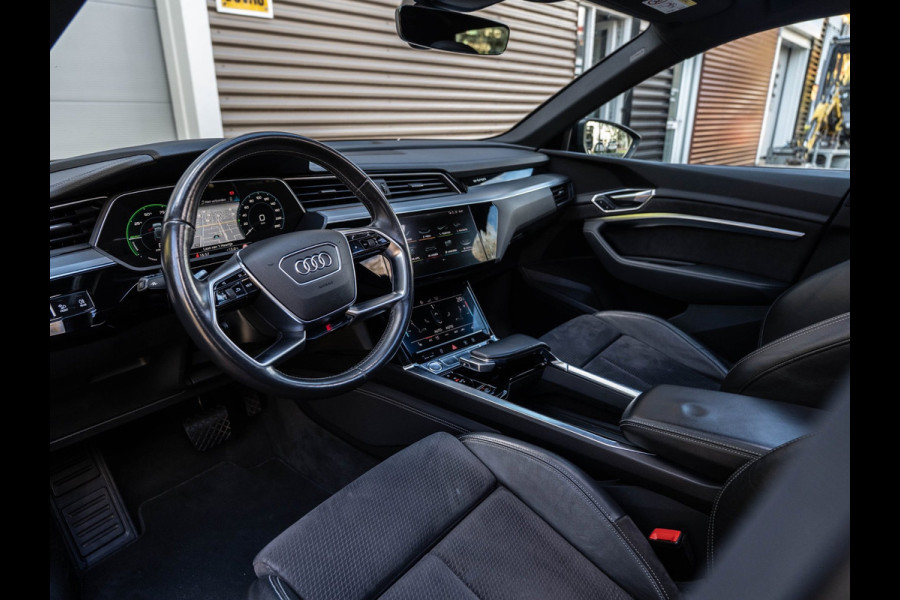 Audi e-tron E-tron 50 quattro Launch edition Black 71 kWh Pano/Camera/Matrix